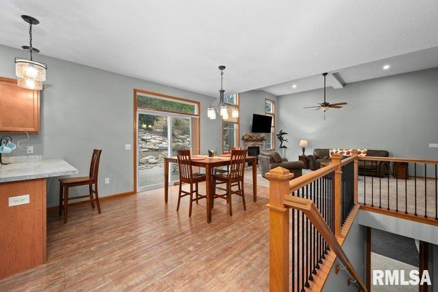 1215 Waverly Rd Road, Davenport, IA 52804