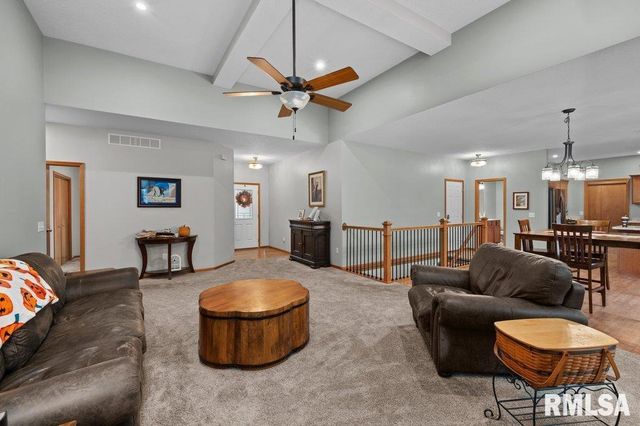 1215 Waverly Rd Road, Davenport, IA 52804