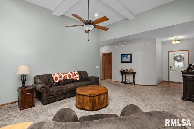 1215 Waverly Rd Road, Davenport, IA 52804