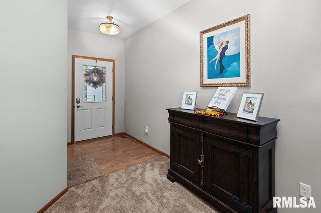 1215 Waverly Rd Road, Davenport, IA 52804