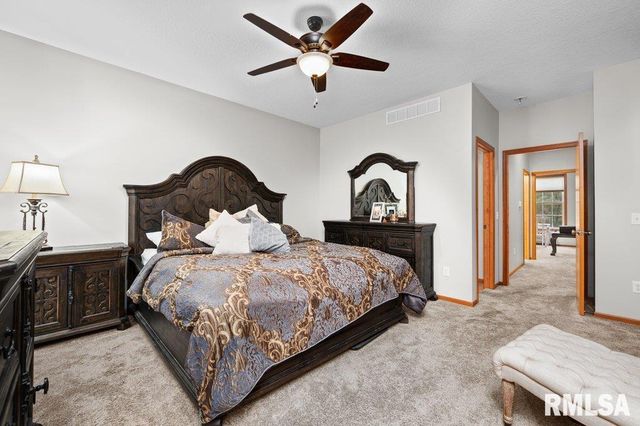 1215 Waverly Rd Road, Davenport, IA 52804