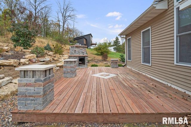 1215 Waverly Rd Road, Davenport, IA 52804