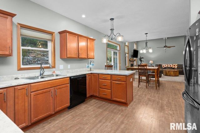 1215 Waverly Rd Road, Davenport, IA 52804