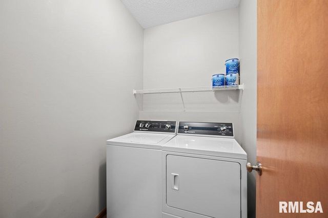 1215 Waverly Rd Road, Davenport, IA 52804