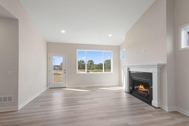 1214 Compton Avenue, River Falls, WI 54022