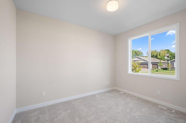 1214 Compton Avenue, River Falls, WI 54022