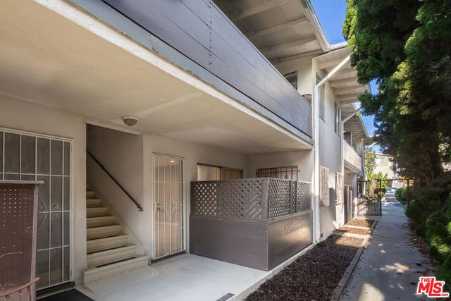 11842 Goshen Avenue 5, Los Angeles, CA 90049
