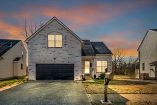 165 Sumner Meadows Ln, Hendersonville, TN 37075
