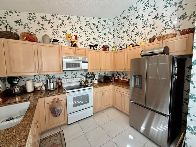 8304 Waterline Drive 103, Boynton Beach, FL 33472