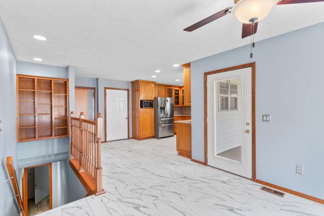 1319 Woodcastle Road, Nixa, MO 65714