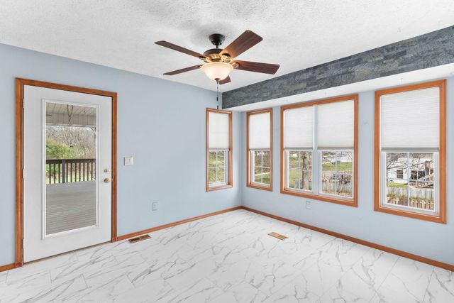 1319 Woodcastle Road, Nixa, MO 65714