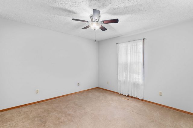 1319 Woodcastle Road, Nixa, MO 65714