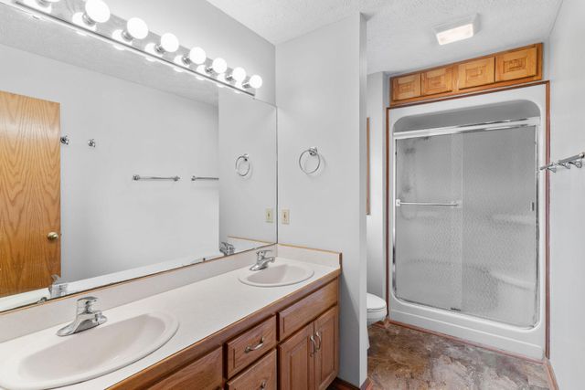 1319 Woodcastle Road, Nixa, MO 65714