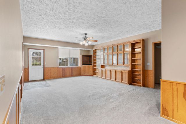 1319 Woodcastle Road, Nixa, MO 65714