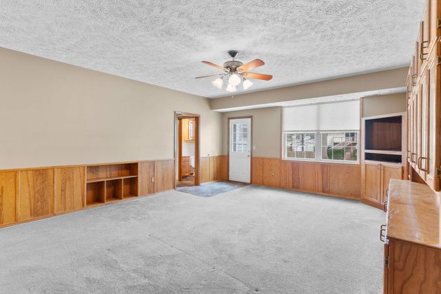 1319 Woodcastle Road, Nixa, MO 65714