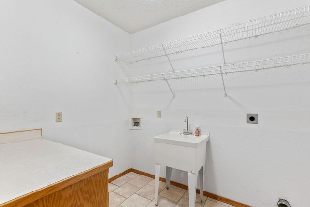 1319 Woodcastle Road, Nixa, MO 65714