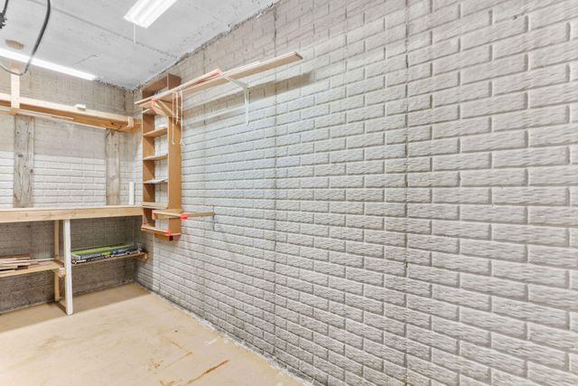 1319 Woodcastle Road, Nixa, MO 65714