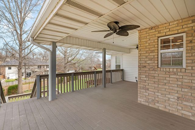 1319 Woodcastle Road, Nixa, MO 65714