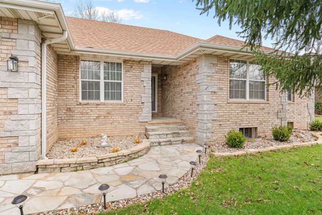 1319 Woodcastle Road, Nixa, MO 65714