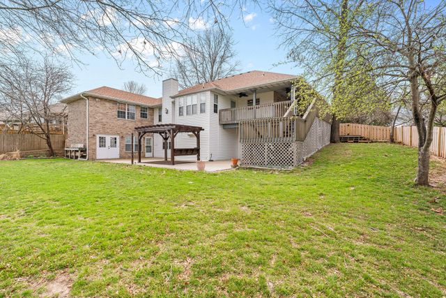 1319 Woodcastle Road, Nixa, MO 65714