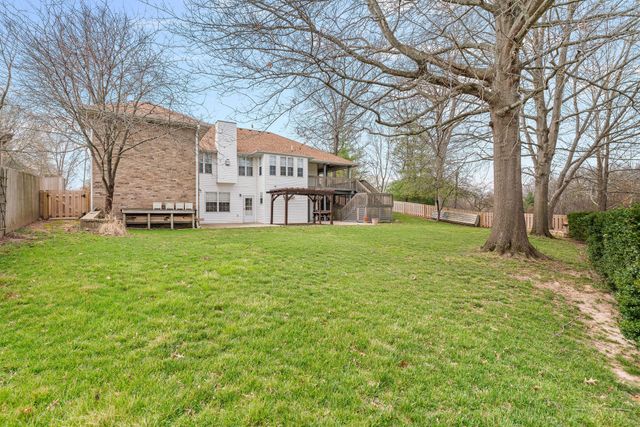 1319 Woodcastle Road, Nixa, MO 65714