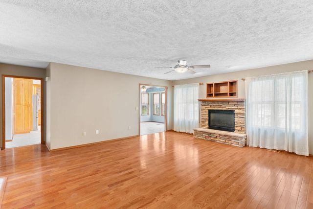 1319 Woodcastle Road, Nixa, MO 65714