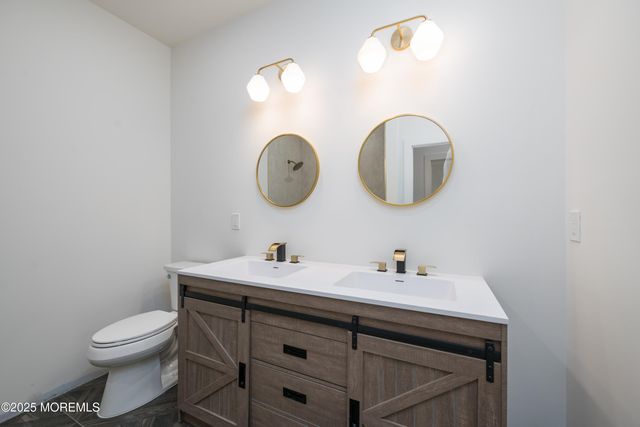 21 Heathcote Avenue, Edison, NJ 08817