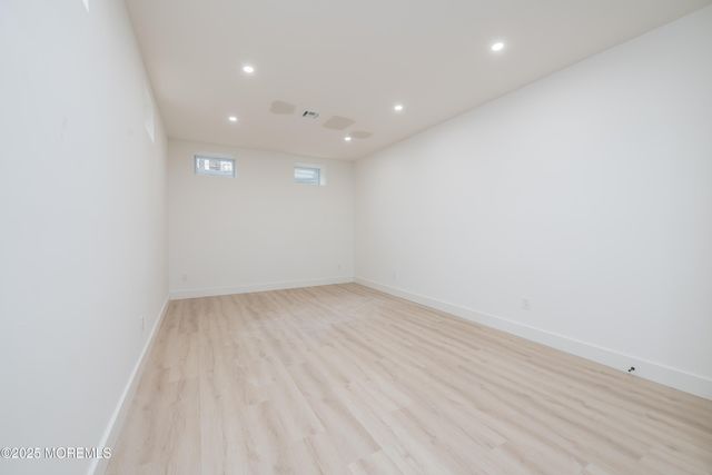 21 Heathcote Avenue, Edison, NJ 08817