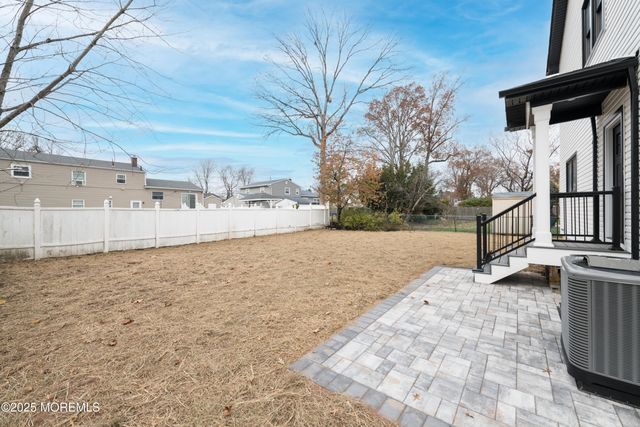 21 Heathcote Avenue, Edison, NJ 08817