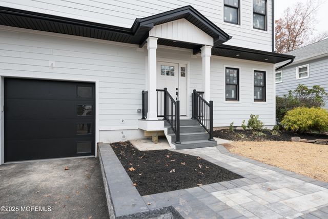 21 Heathcote Avenue, Edison, NJ 08817