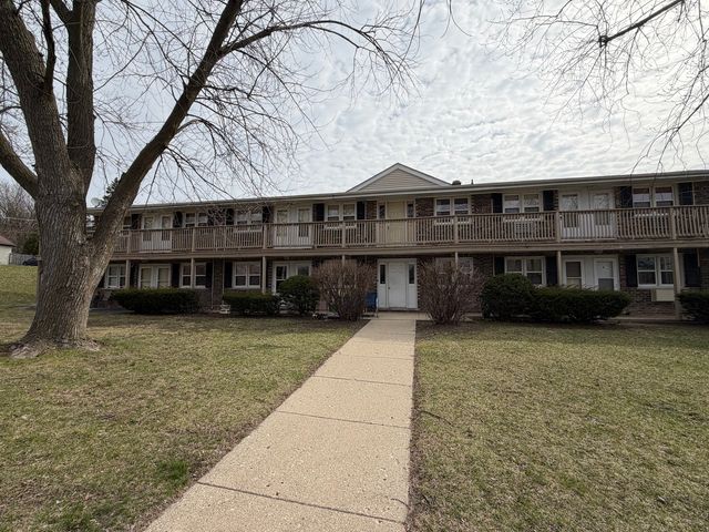 75 Willard Avenue 4, Elgin, IL 60120