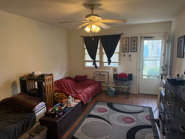 75 Willard Avenue 4, Elgin, IL 60120