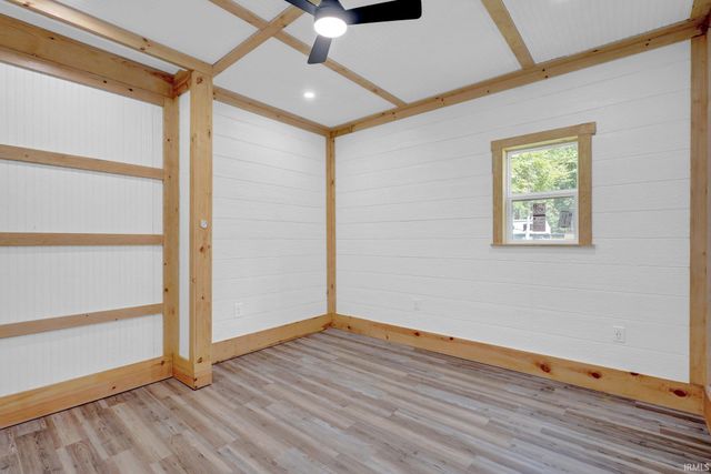 75 Schores Lane, Bedford, IN 47421