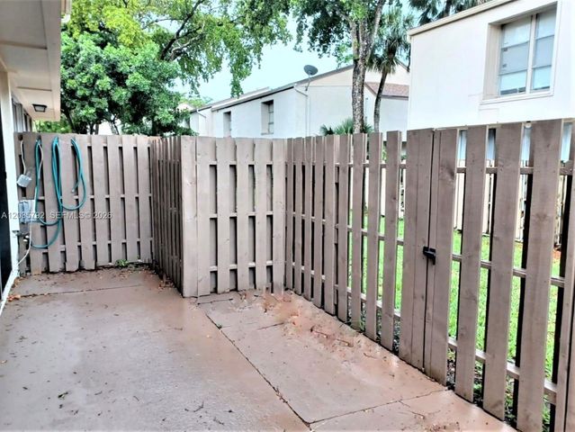 843 NW 81st Avenue 7, Plantation, FL 33324