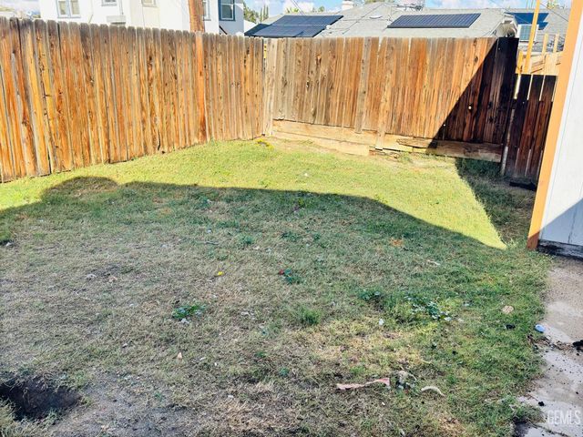 414 Philippine Street, Taft, CA 93268