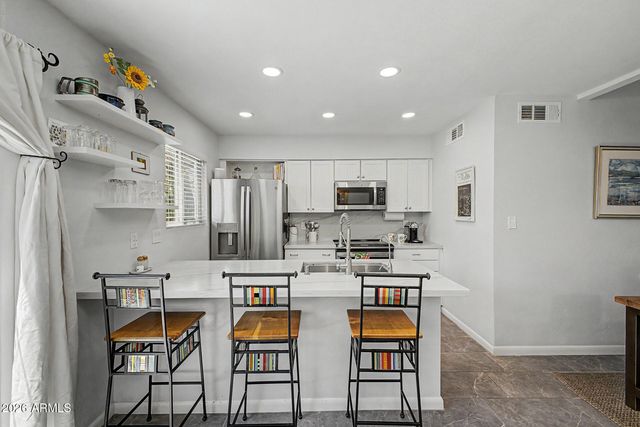 6270 N 78TH Street 325, Scottsdale, AZ 85250