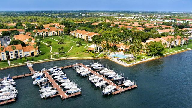 123 Yacht Club Way 207, Hypoluxo, FL 33462