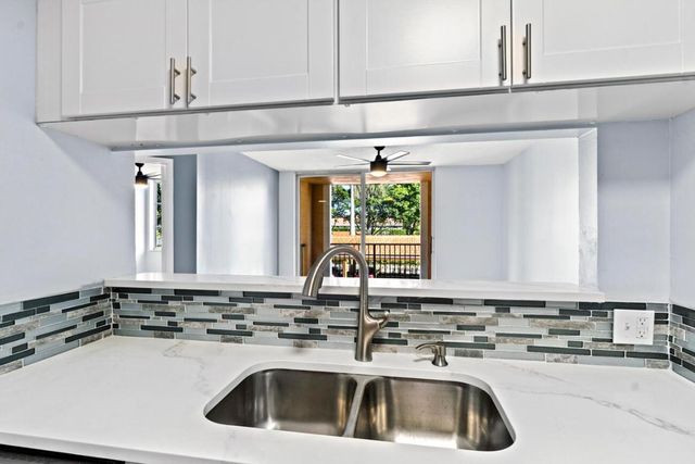 123 Yacht Club Way 207, Hypoluxo, FL 33462