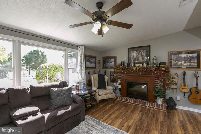 6529 MIDDLEWAY PIKE, Kearneysville, WV 25430