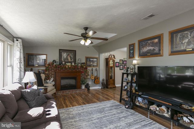 6529 MIDDLEWAY PIKE, Kearneysville, WV 25430