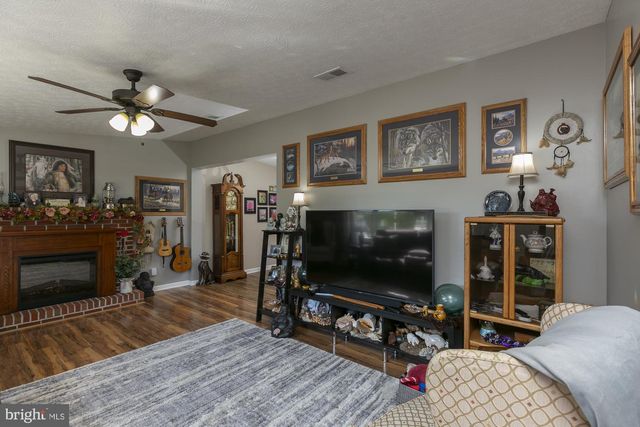 6529 MIDDLEWAY PIKE, Kearneysville, WV 25430