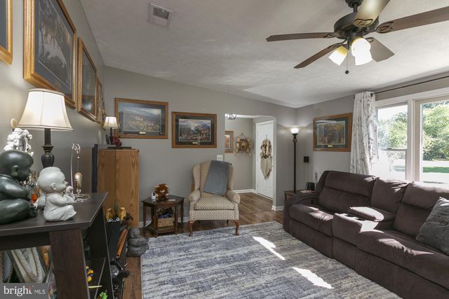 6529 MIDDLEWAY PIKE, Kearneysville, WV 25430
