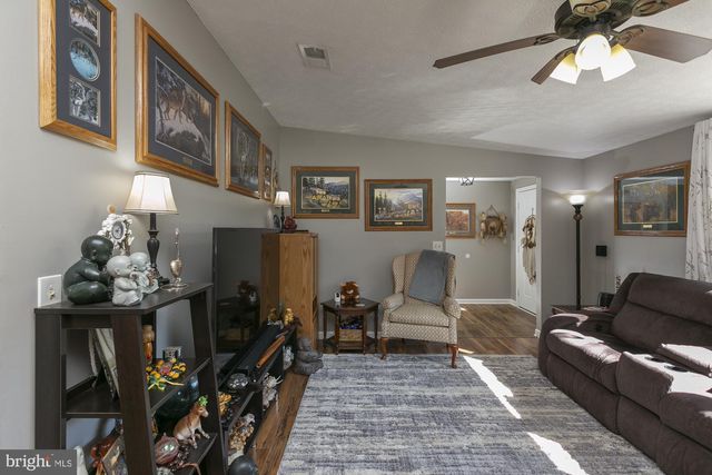 6529 MIDDLEWAY PIKE, Kearneysville, WV 25430