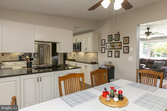 6529 MIDDLEWAY PIKE, Kearneysville, WV 25430