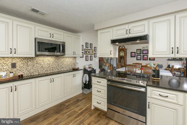 6529 MIDDLEWAY PIKE, Kearneysville, WV 25430