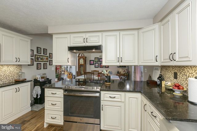 6529 MIDDLEWAY PIKE, Kearneysville, WV 25430