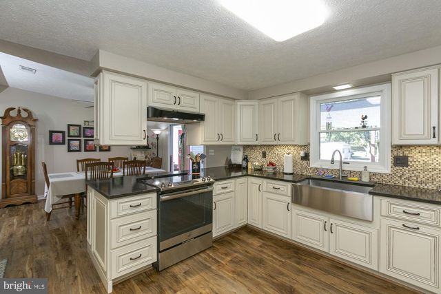 6529 MIDDLEWAY PIKE, Kearneysville, WV 25430