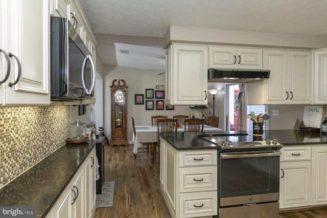 6529 MIDDLEWAY PIKE, Kearneysville, WV 25430