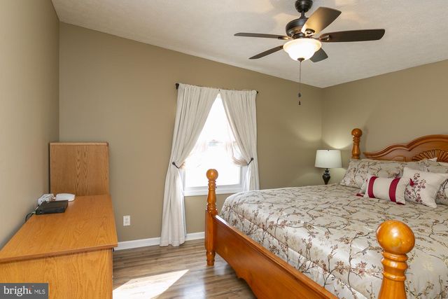 6529 MIDDLEWAY PIKE, Kearneysville, WV 25430
