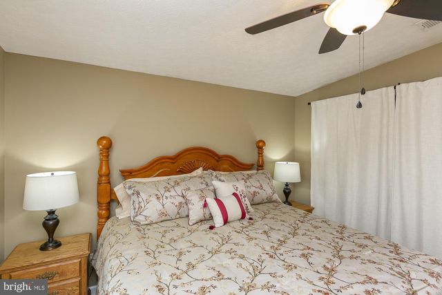 6529 MIDDLEWAY PIKE, Kearneysville, WV 25430